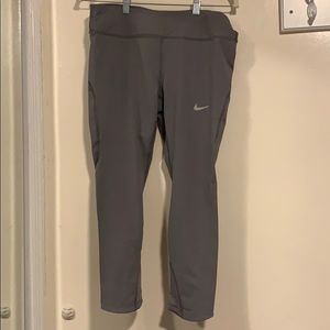 Nike Cropped Leggings